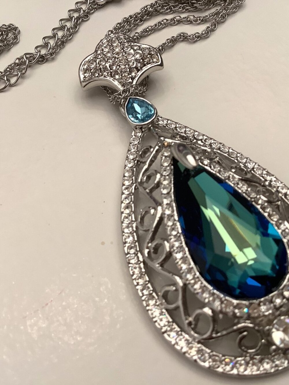 Blue Austrian Crystal Teardrop Pendant Necklace SilverTone Filigree - Picture 4 of 7